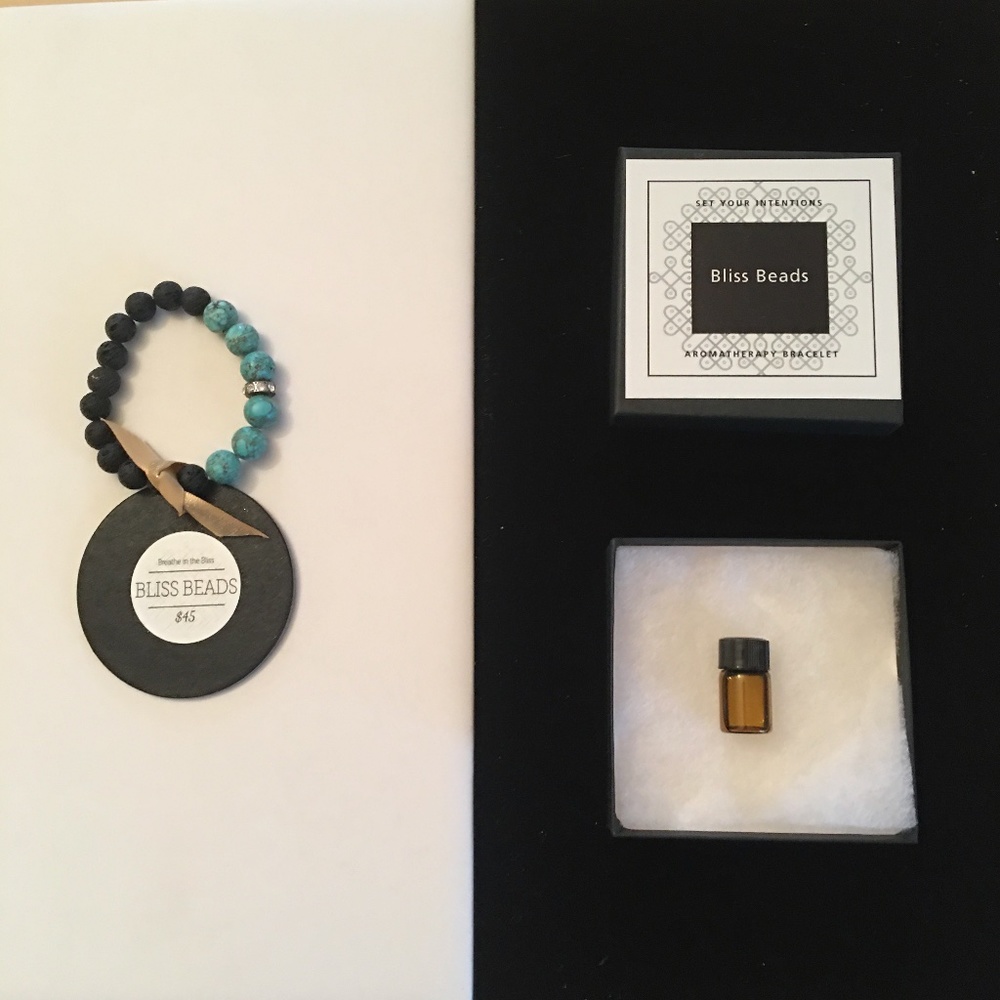 BLISS BEADS Aromatherapy Bracelet - NWT & Designer Gift Box - Picture 1 of 3